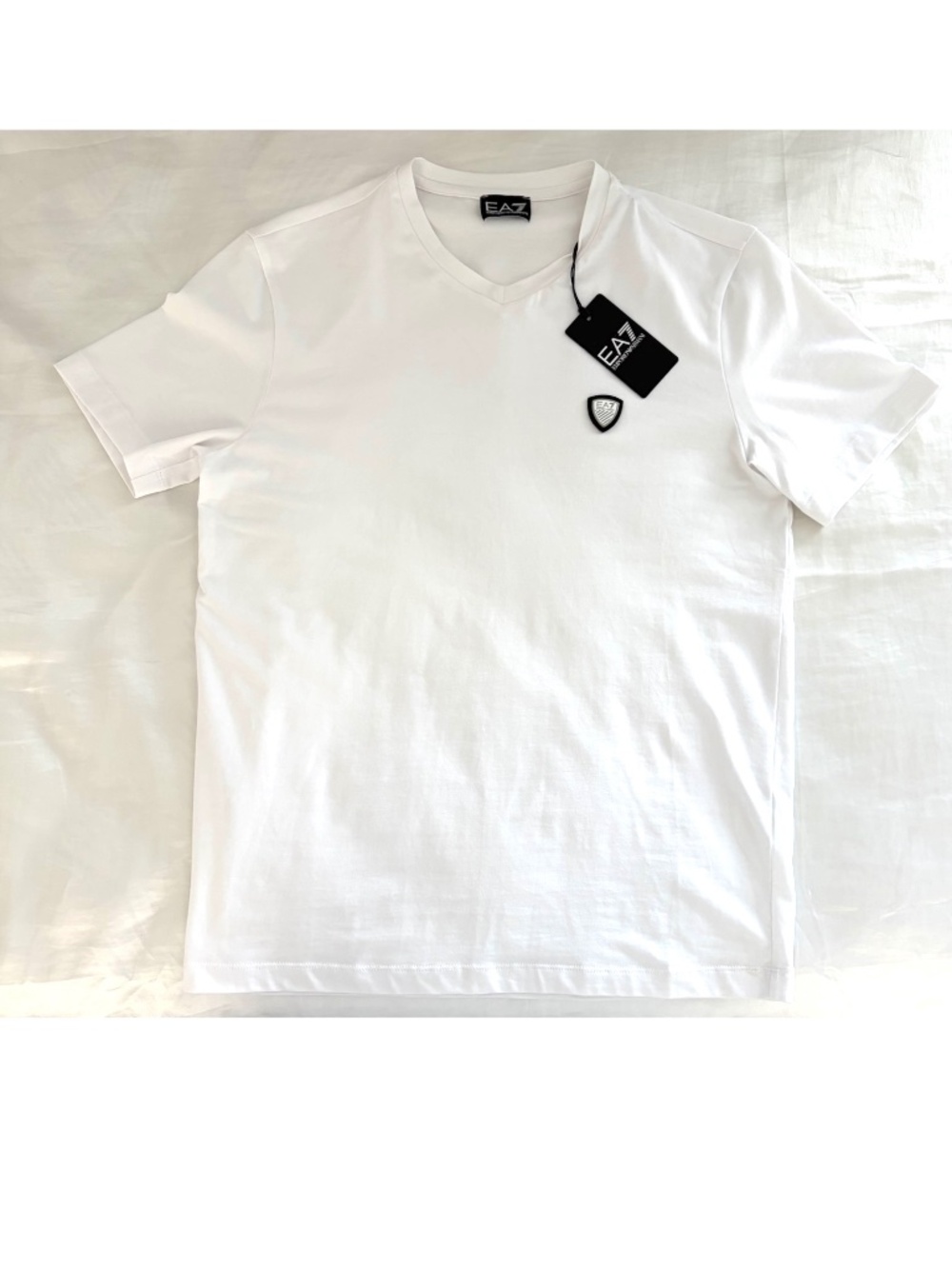 EMPORIO ARMANI EA7 V-Neck Tee w/3D Logo in White (X-Small) (NEW) $150 MSRP